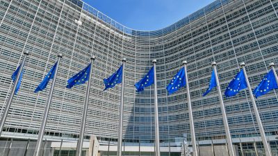 Komisija začela strukturiran dialog z državami članicami o digitalnem izobraževanju in spretnostih