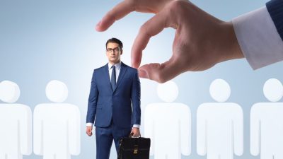 Napovedovanje potreb po kadrih na področju digitalnih profilov